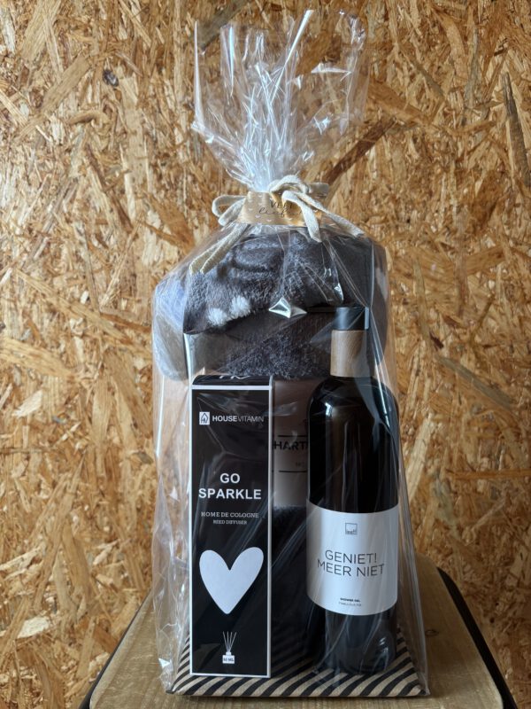 Moederdag cadeaupakket hartjes plaid, geurstokjes, shower gel