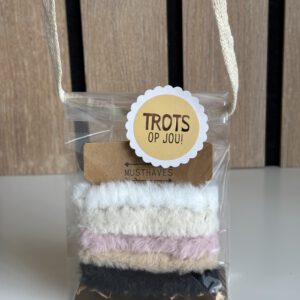 Avondvierdaagse traktatie | fluffy haarelastiekjes