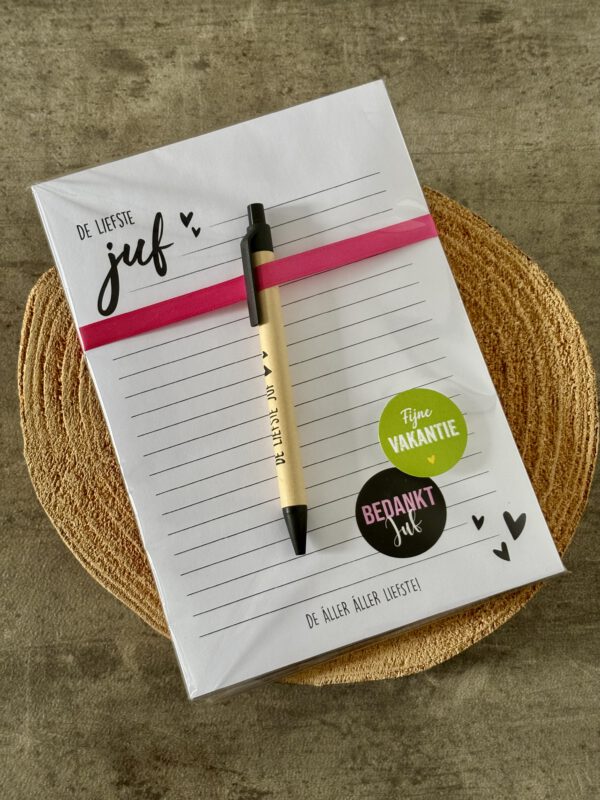 Notitieblok 'De Liefste Juf' en pen 'De Liefste Juf'