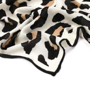 Vierkant sjaaltje luipaard motief beige camel en zwart