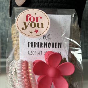 Haarklem bloem fuchsia - 4 draai elastiekjes - kaart strooi pepernoten alsof het confetti is