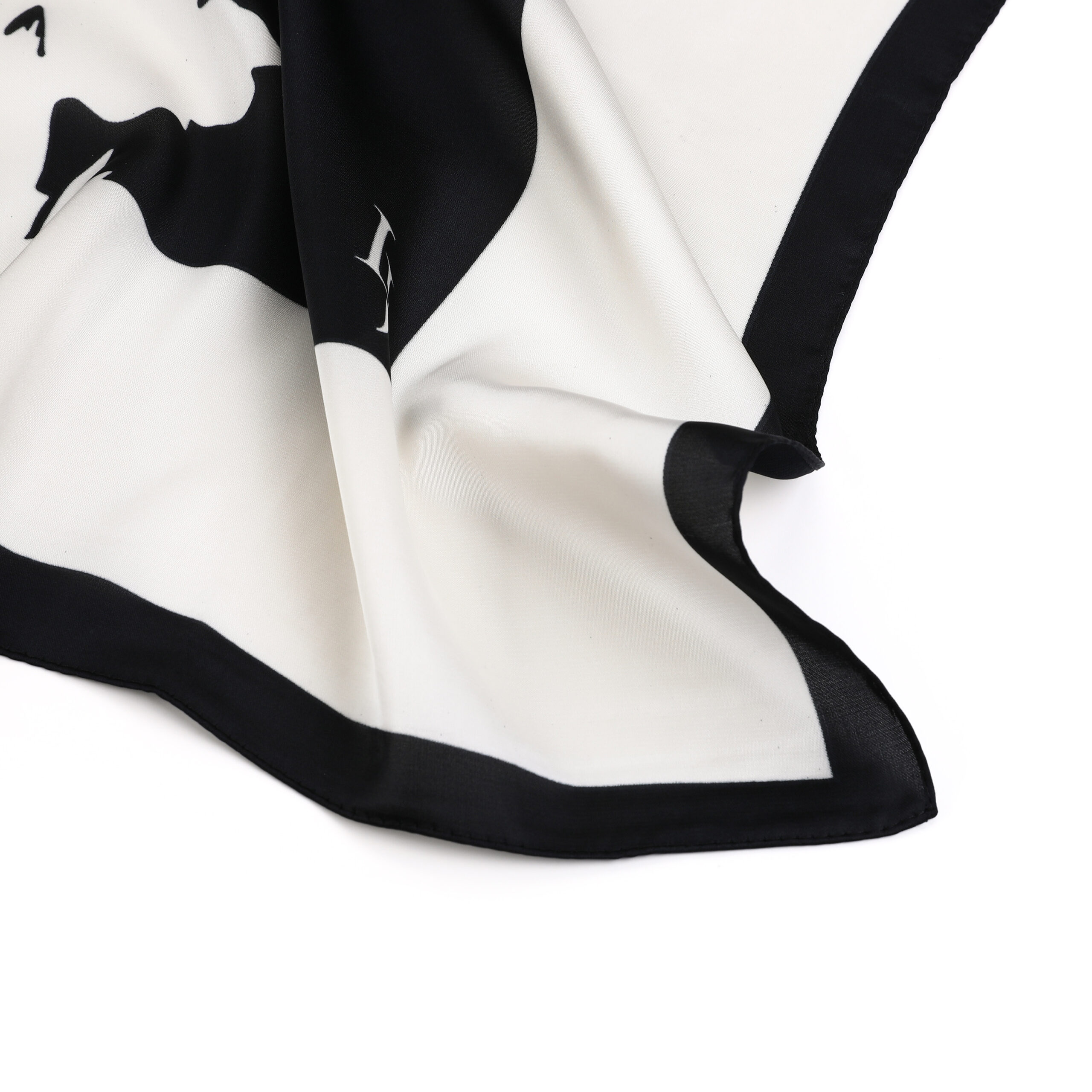 Sjaaltje offwhite / zwart met bloemen print 70 x 70 cm - Afbeelding 2